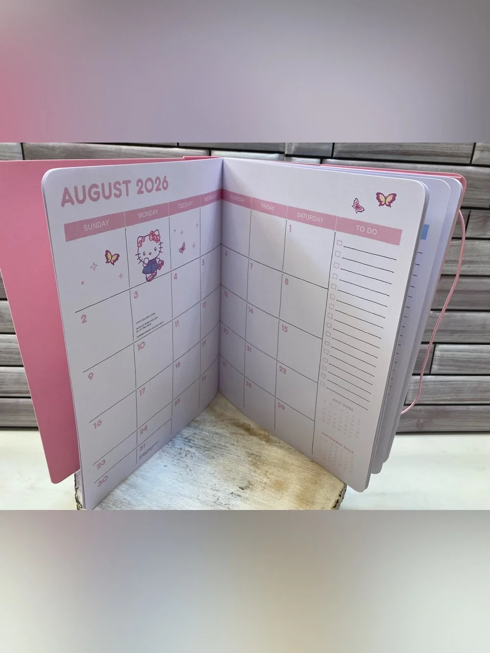 Hello Kitty & Friends ❤️  Monthly 17 months Planner Aug 2026 to Dec 2027 NWT